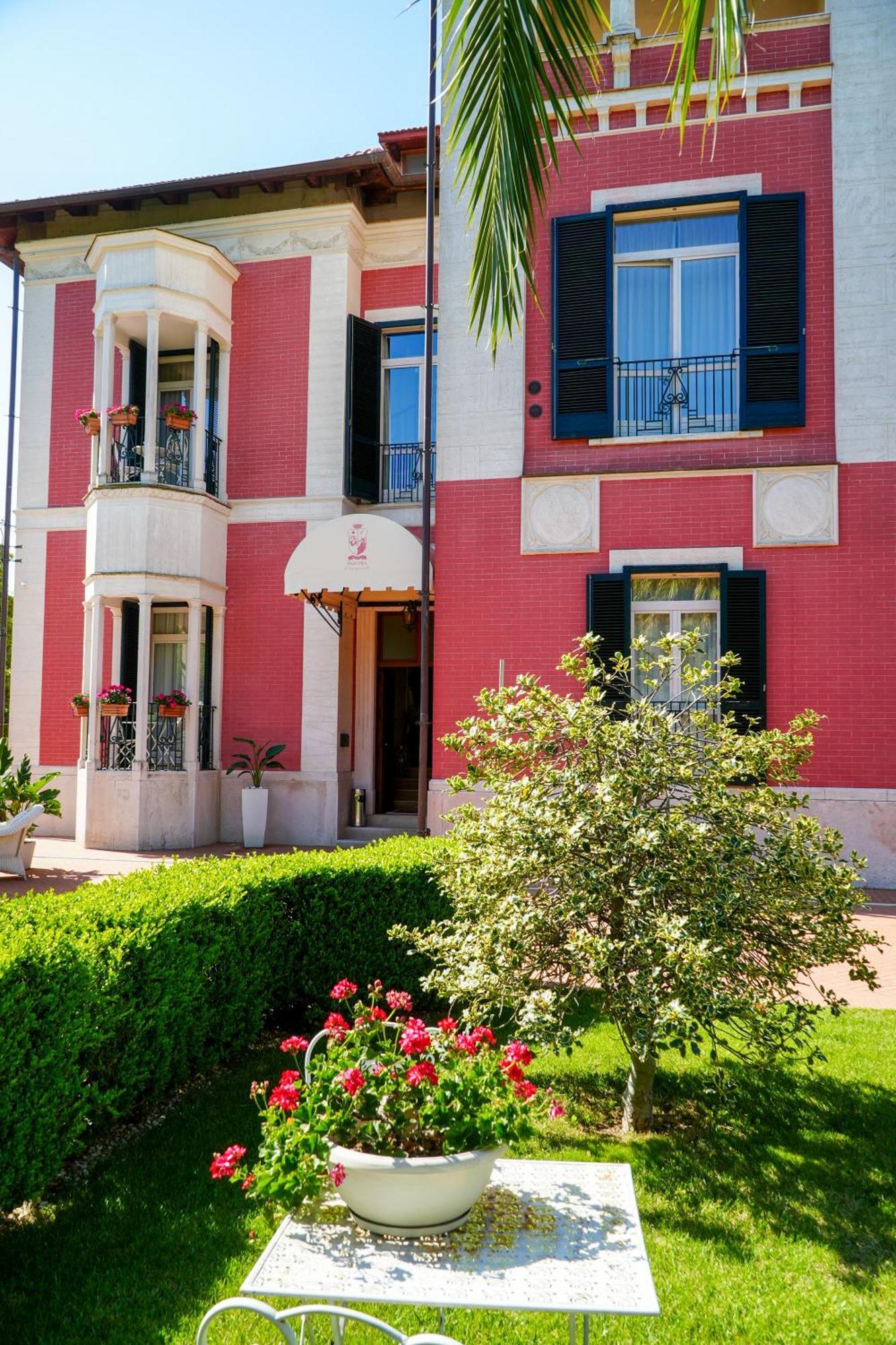 Villa Pallotta Luxury B&B Cerignola Ngoại thất bức ảnh